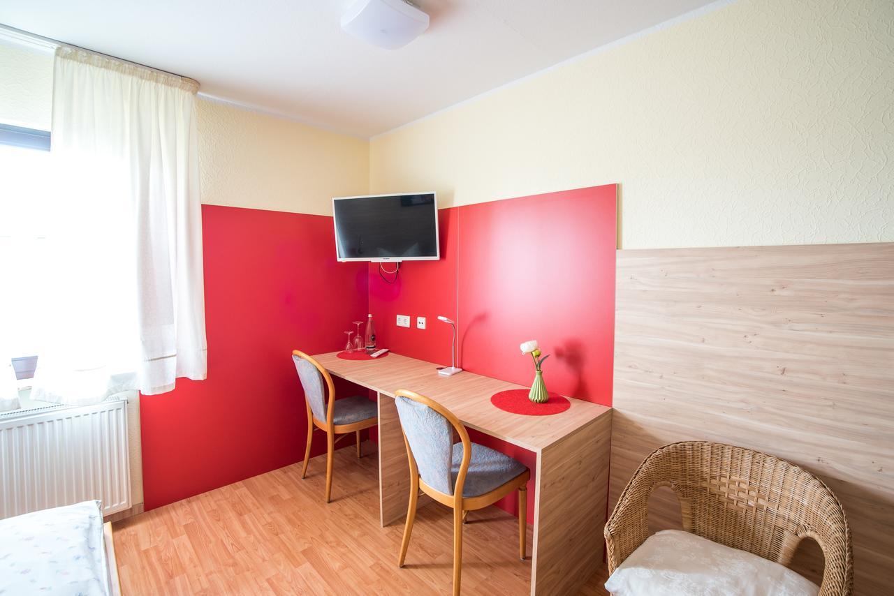 Hotel Schweizerhof Boebingen an der Rems ภายนอก รูปภาพ